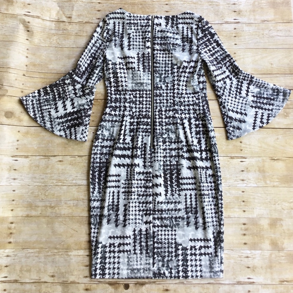 Calvin Klein LAST ONE! Size 6 - Bell-Sleeve Dress - Picture 5 of 8